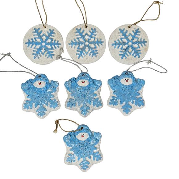 Vintage Christmas Ornaments Snow Flake Blue White Ceramic Hand Painted Set Of 7 - Picture 1 of 10